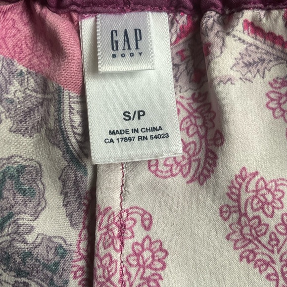 GAP Body Women's Size SP Purple and Pink Paisley 100% Silk Lingerie Set - Picture 9 of 16